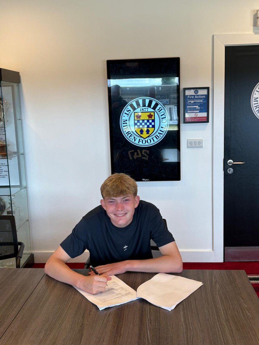 Graeme Clark tweet media