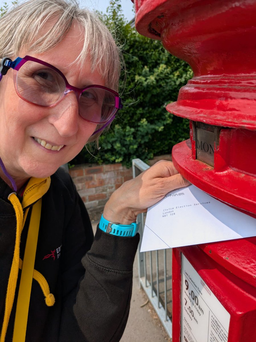 The always fabulous <a href="/Rullsenberg/">Dr Rullsenberg</a> making her voice heard about out incoming industrial action!

UoN UCU members- Post your ballot selfies, tell us why your taking action, and tag us! Let's show the world what solidarity looks like!