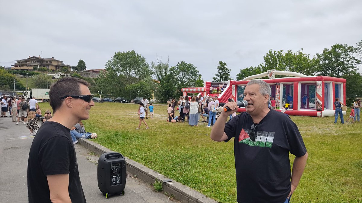 Bilbo Hiria irratia (@bilbohiria) on Twitter photo Tira, lagunok, honenbestez bukatu dugu gaurko saioa. Futbolaz harago iritsi garelakoan, Bertsolariekin utziko zaituztegu eta agur Plentzia, hurrengora arte!
#PlentziaKE100urte <a href="/sdplentzia/">SD Plentzia</a> Tira, lagunok, honenbestez bukatu dugu gaurko saioa. Futbolaz harago iritsi garelakoan, Bertsolariekin utziko zaituztegu eta agur Plentzia, hurrengora arte!
#PlentziaKE100urte <a href="/sdplentzia/">SD Plentzia</a>