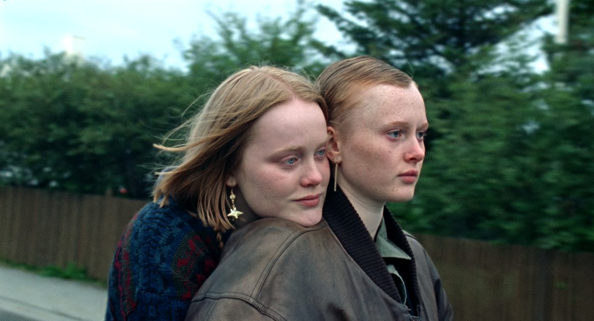 #WhenTheLightBreaks In his Icelandic masterpiece grappling with a day in the life of young adults, Rünar Rünarsson showcases a leading actress with star quality
filmreviewdaily.com/new-reviews/wh…