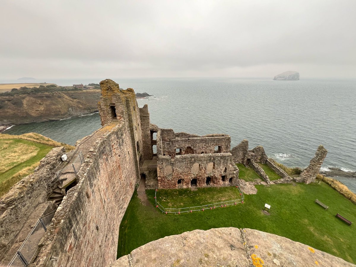🏰 Nestled on the rugged cliffs of East Lothian, Tantallon Castle whispers tales of knights and battles, its crumbling walls echoing the roar of the North Sea. #TantallonCastle #Scotland #HistoryMysteries <a href="/yesjimstheman/">Jim's the Man</a> <a href="/Architectolder/">🏛Architectolder</a> <a href="/74frankfurt/">PictureThis Scotland</a>
