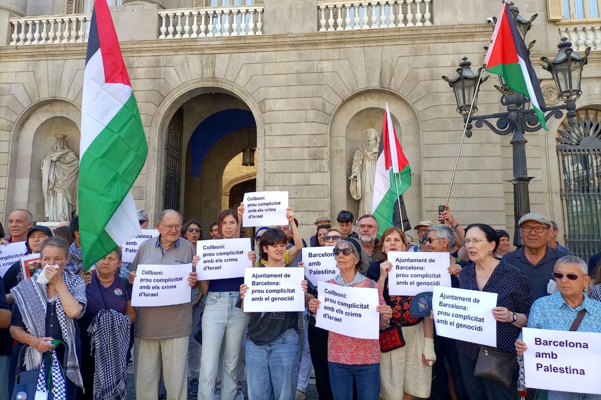 Directa (@la_directa) on Twitter photo #INTERNACIONAL | L’Ajuntament de Barcelona trenca amb Israel i amb les empreses que operin il·legalment als territoris ocupats directa.cat/lajuntament-de… La resolució obre la porta a revisar la contractació amb fons d’inversió com KKR (Sónar, Brunch). Per <a href="/albertmartnez/">Jesús Rodríguez</a> #INTERNACIONAL | L’Ajuntament de Barcelona trenca amb Israel i amb les empreses que operin il·legalment als territoris ocupats directa.cat/lajuntament-de… La resolució obre la porta a revisar la contractació amb fons d’inversió com KKR (Sónar, Brunch). Per <a href="/albertmartnez/">Jesús Rodríguez</a>