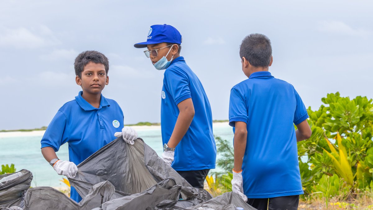 M8_Council's tweet photo. Eliminating mosquito breeding sites, one cleanup at a time. 📸 Moments from the Saafu Kudahuvadhoo event, held in collaboration with all island institutions. Huge thanks to everyone who took part! 🌱🦟 #SaafuKudahuvadhoo #CommunityCleanUp https://t.co/2HKyJlXVqB