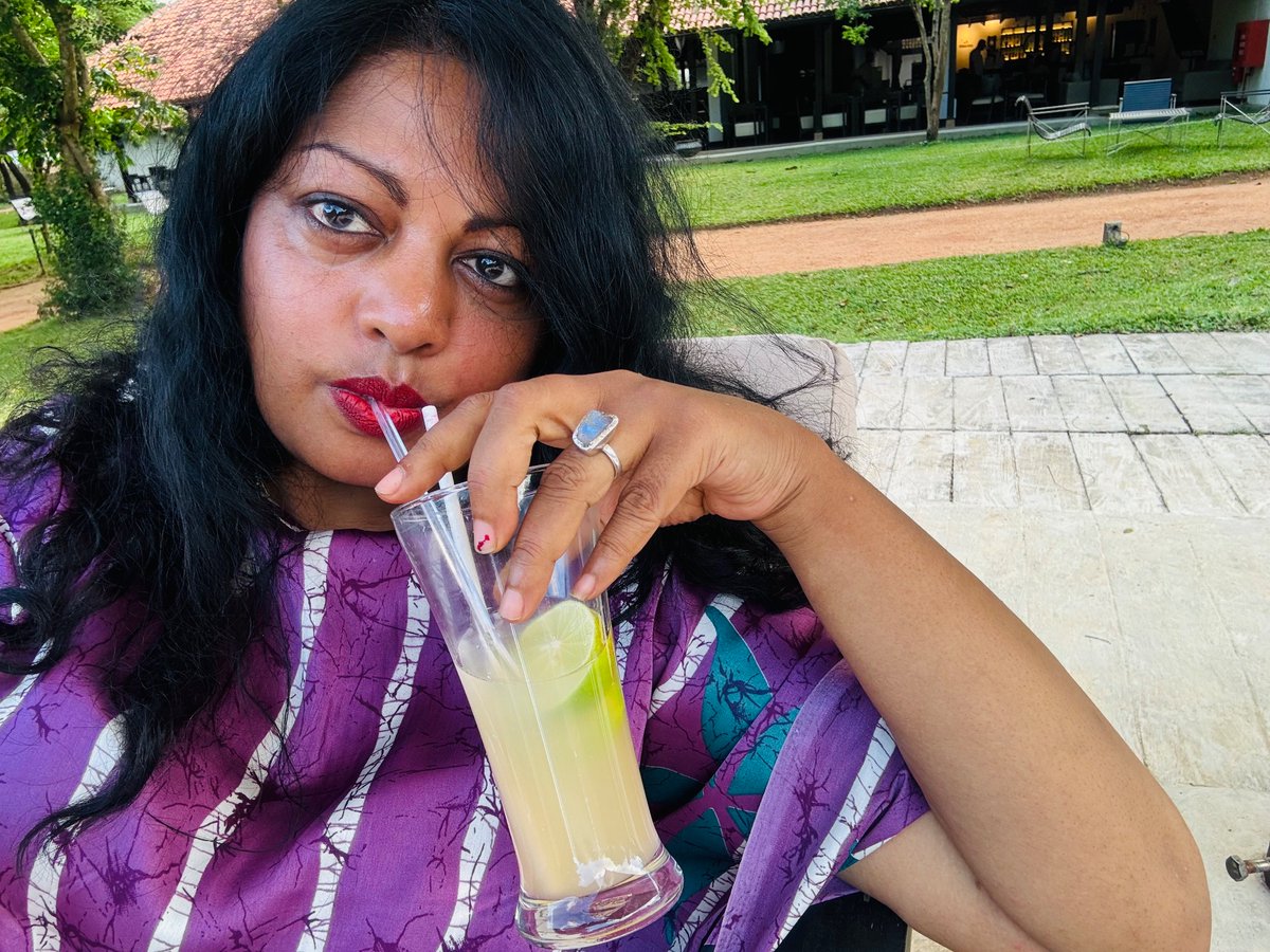 KALIARULAR_EROS's tweet photo. #KALIππ΄ IS #CELEBRATING π₯³ππππΎ HER 5οΈβ£1οΈβ£ #BIRTHDAY 31.5.2025 IN #STYLE. SHE'S GLAD SHE MADE IT TO 51ππ. AMAZED I MADE IT THIS FAR. GOT ME Some #Lucky 7οΈβ£ πΉπΉπΉπΉπΉπΉπΉ. #HappyBirthdayKali & ThankYou π±π° #BatikDress #MadeInSrilanka #HandMadeBySrilanka #ONE π #ONEEnergy https://t.co/rC4c5icmOd