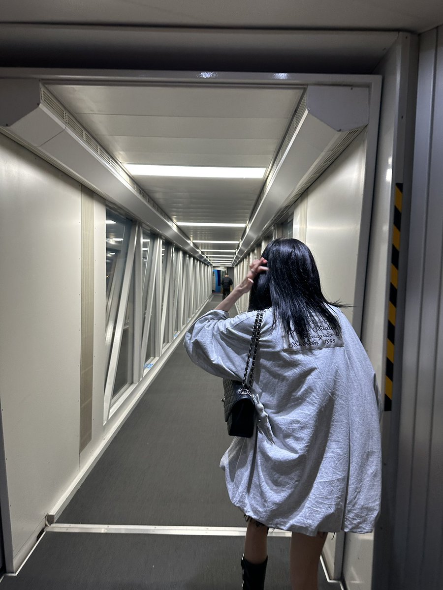 krungy21's tweet photo. Off to Los Angeles ✈️🇺🇸 https://t.co/BrIejLxAoy