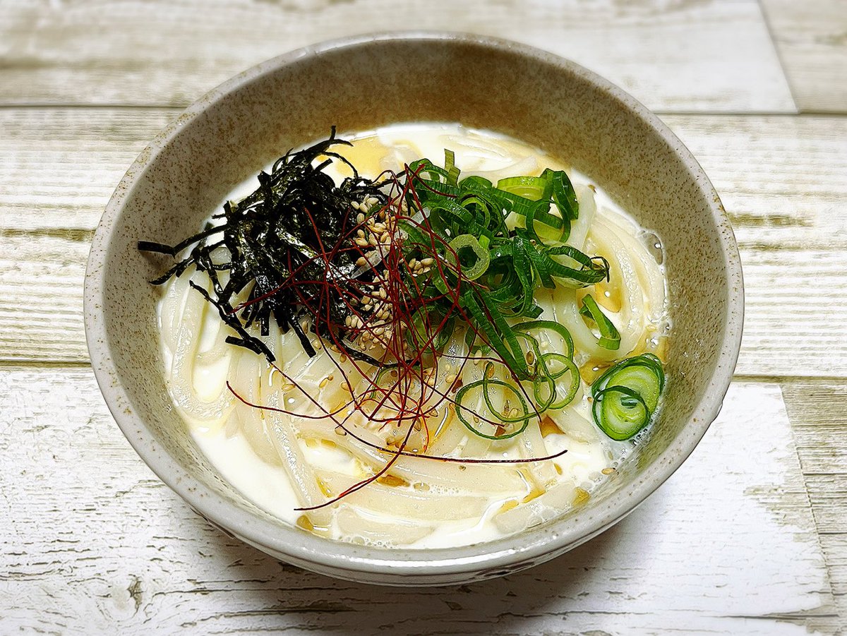 今日の夕飯は<a href="/sasami333777/">ささみ@自宅料理人</a> さんの冷製豆乳うどん
豆乳のスープが美味しい！
卵の黄身とか入れても美味しそう😋
ツルッと食べちゃいました
タコハイにも合いました