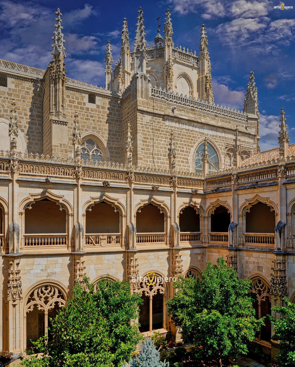 Monasterio de San Juan de los Reyes (Toledo) considerado como uno de los grandes conjuntos arquitectónicos del gótico hispano-flamenco
#FelizSabado #DiaDeCastillaLaMancha #photography