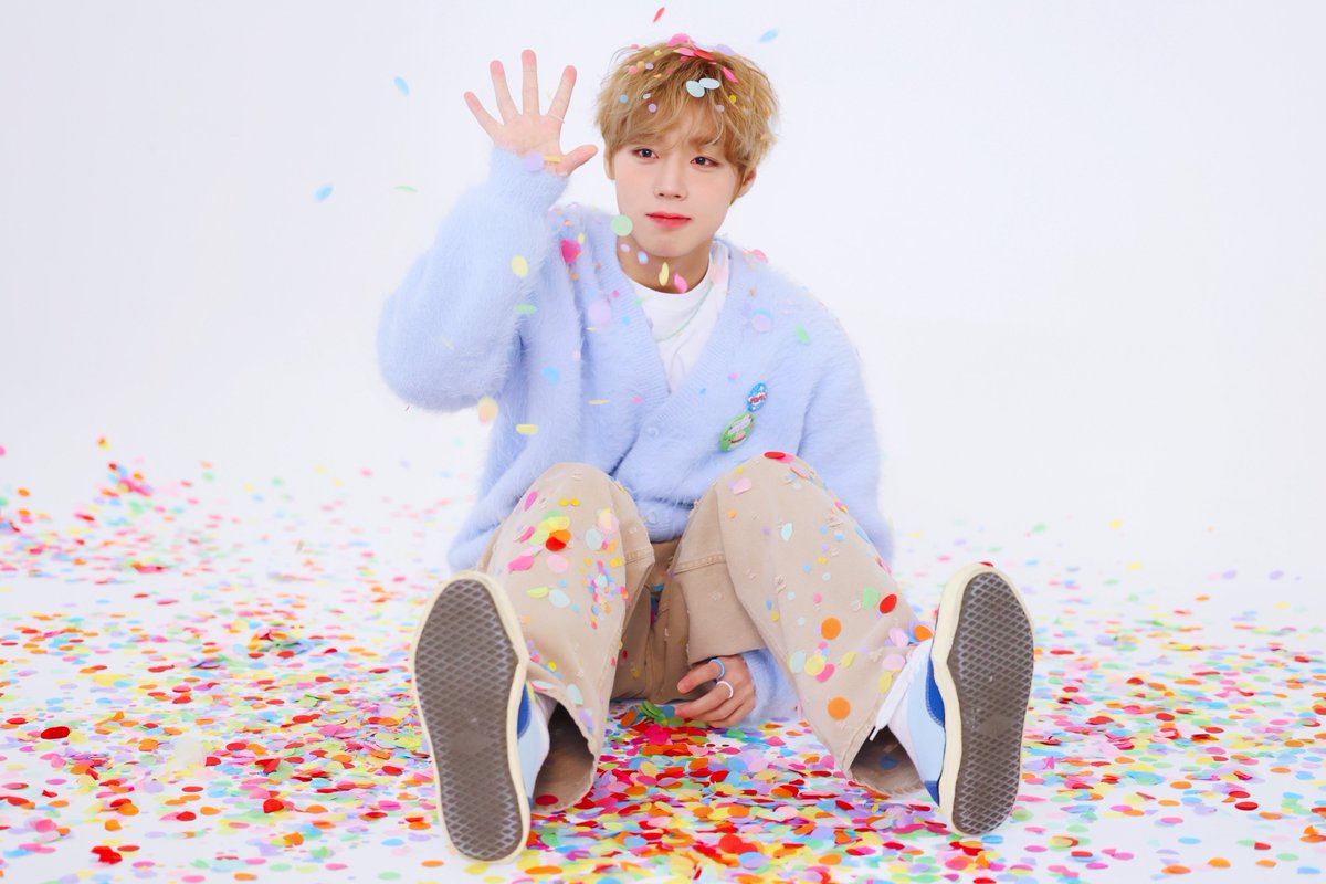 oclock_529's tweet photo. 벌데뽀이💞💞🎂 https://t.co/8iyHG7ZrY9