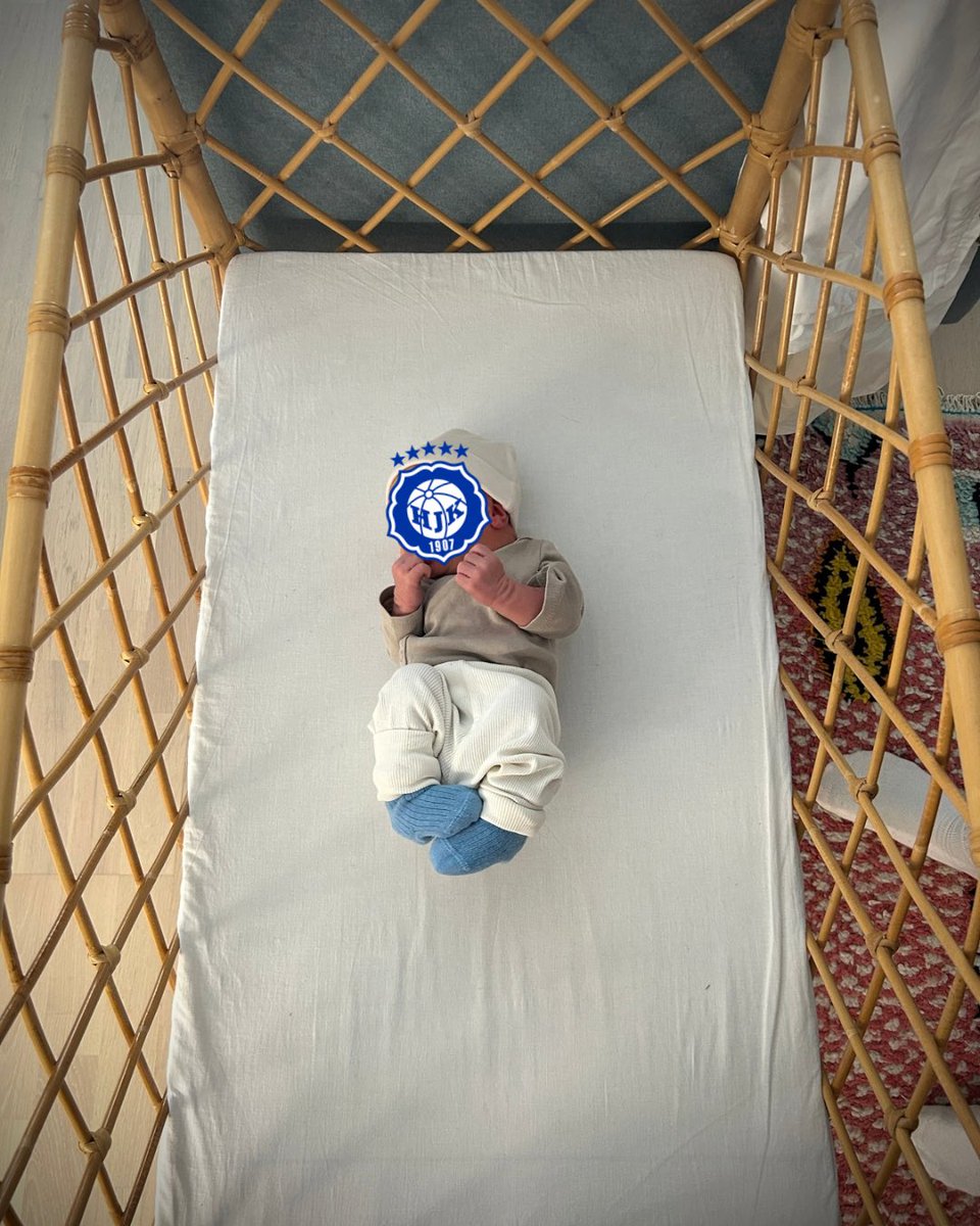 Tänään kannustetaan kotisohvalta upouuden kannattajan kanssa. Hieno ilta tulossa Töölössä!

#HJK #Veikkausliiga