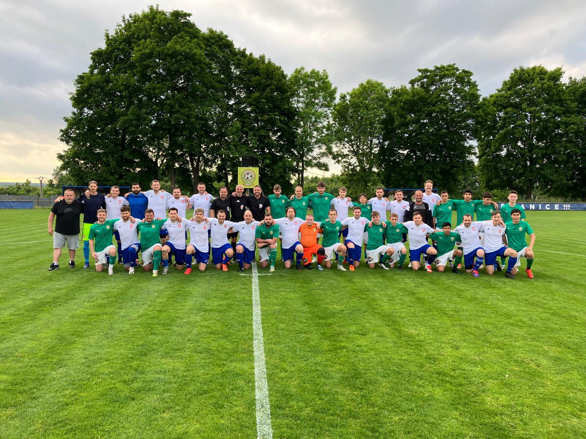 Česká fotbalová reprezentace lékařů tweet media