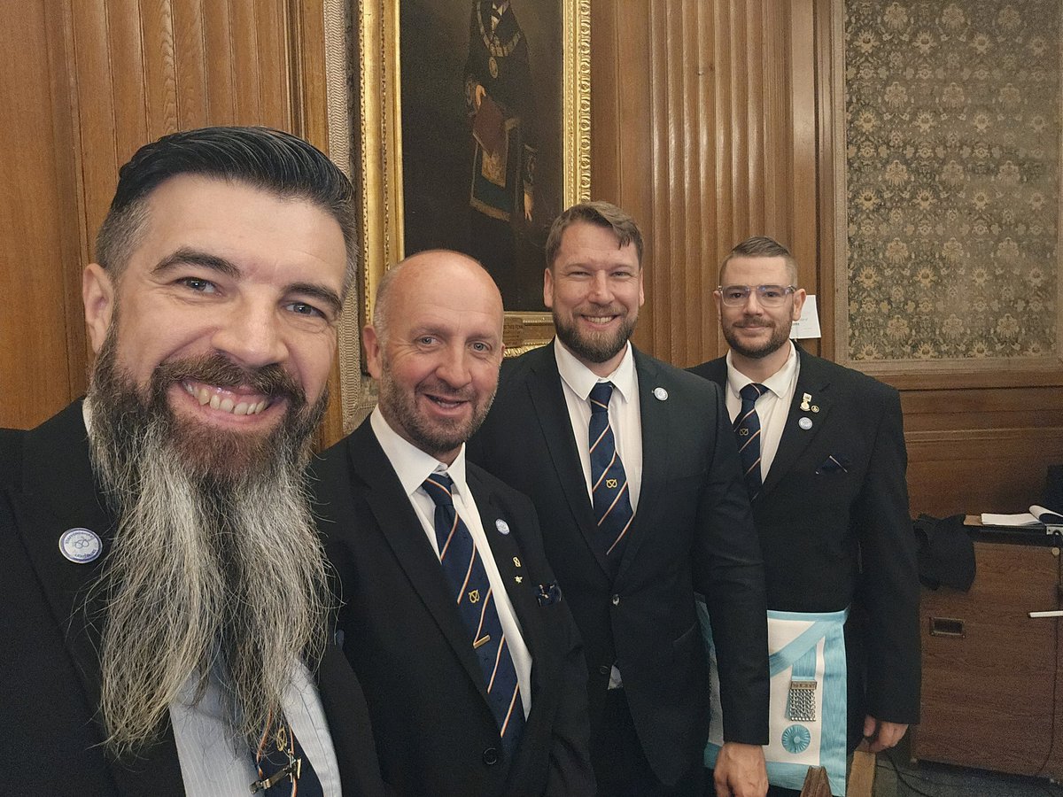 ChartleyLodge7569 tweet media