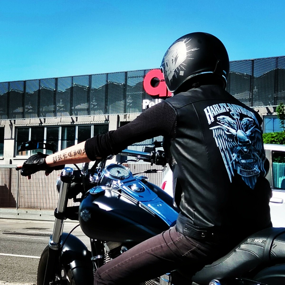 BlackcatMB's tweet photo. È soltanto un mezzo di locomozione lo dici a tua sorella.
#Harley #harleydavidson #fatbob #dyna #dynanation #lowrider #bikelife #biker #freedommachine #saturday #SaturdayMood https://t.co/3zasuTnkv3