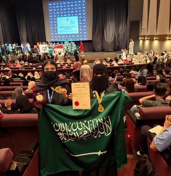 Bn3bdullah's tweet image. جامعة الإمام تحصد الذهبية في كوالالمبور ضمن معرض #آيتكس_2025 المعرض الدولي للاختراعات والابتكار والتكنولوجيا في كوالالمبور بمشروع : الباركود الحساس متعدد الألوان وتقديم طالبات الطب: فرح العنزي، ديما الجربوع، يارا السرحان، وجوري القرني، بإشراف د. يوسف العماري

#وزارة_التعليم
#ITEX