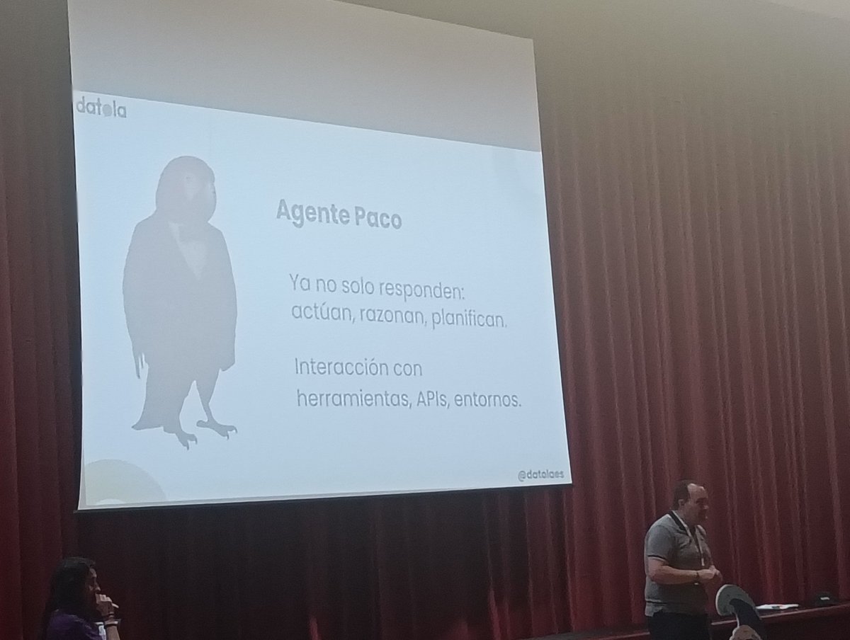 Roberto González y Paco nos previenen sobre el hype de la IA. Cómo conclusión, necesitamos entender la IA para saber qué le podemos pedir  #datolada