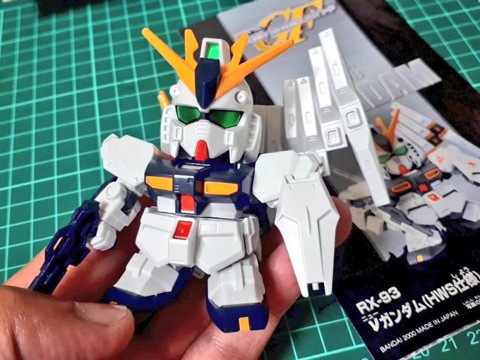 #今月作ったプラモ晒そうぜ 旧キット1/144ギラドーガ ごっつくて格好いいでしょ。 SDνガンダムは組んだだけ～