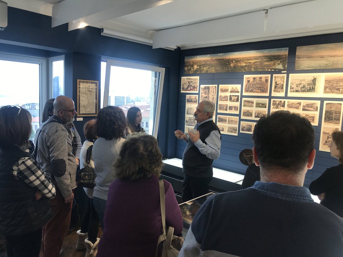 “Birzamanlar sadece bir yayınevi değil, aynı zamanda bir kültür kurumu” 
20. kuruluş yıldönümünü kutlayan yayınevinin tarihini ve 2019'da hayata geçirilen Galeri Birzamanlar'ı Osman Köker anlatıyor agos.com.tr/tr/yazi/33761/…