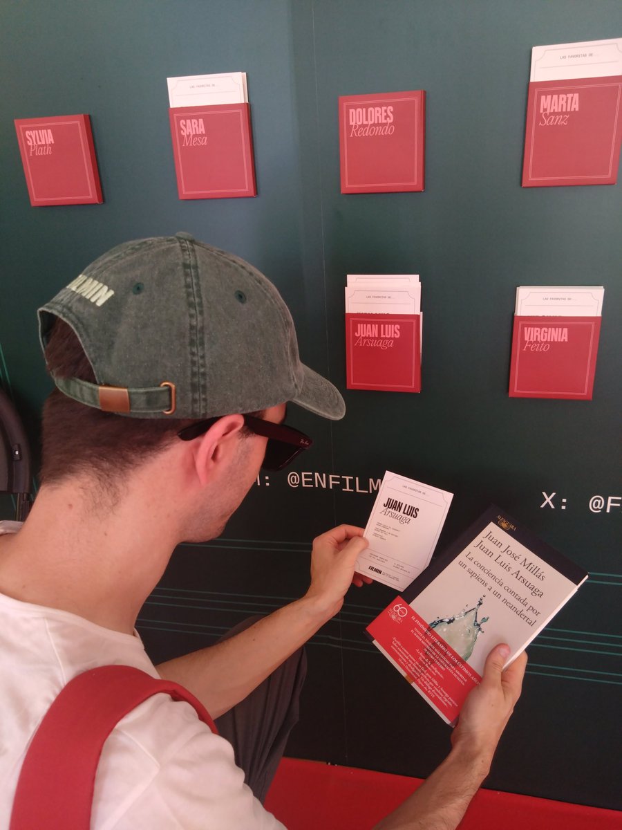 albertsounds's tweet photo. En la feria del Libro (lo mejor!) con @enfilmin que siempre tienen el puesto más cuidado y bonito del mundo! #delocos https://t.co/ZsfBxniuyJ