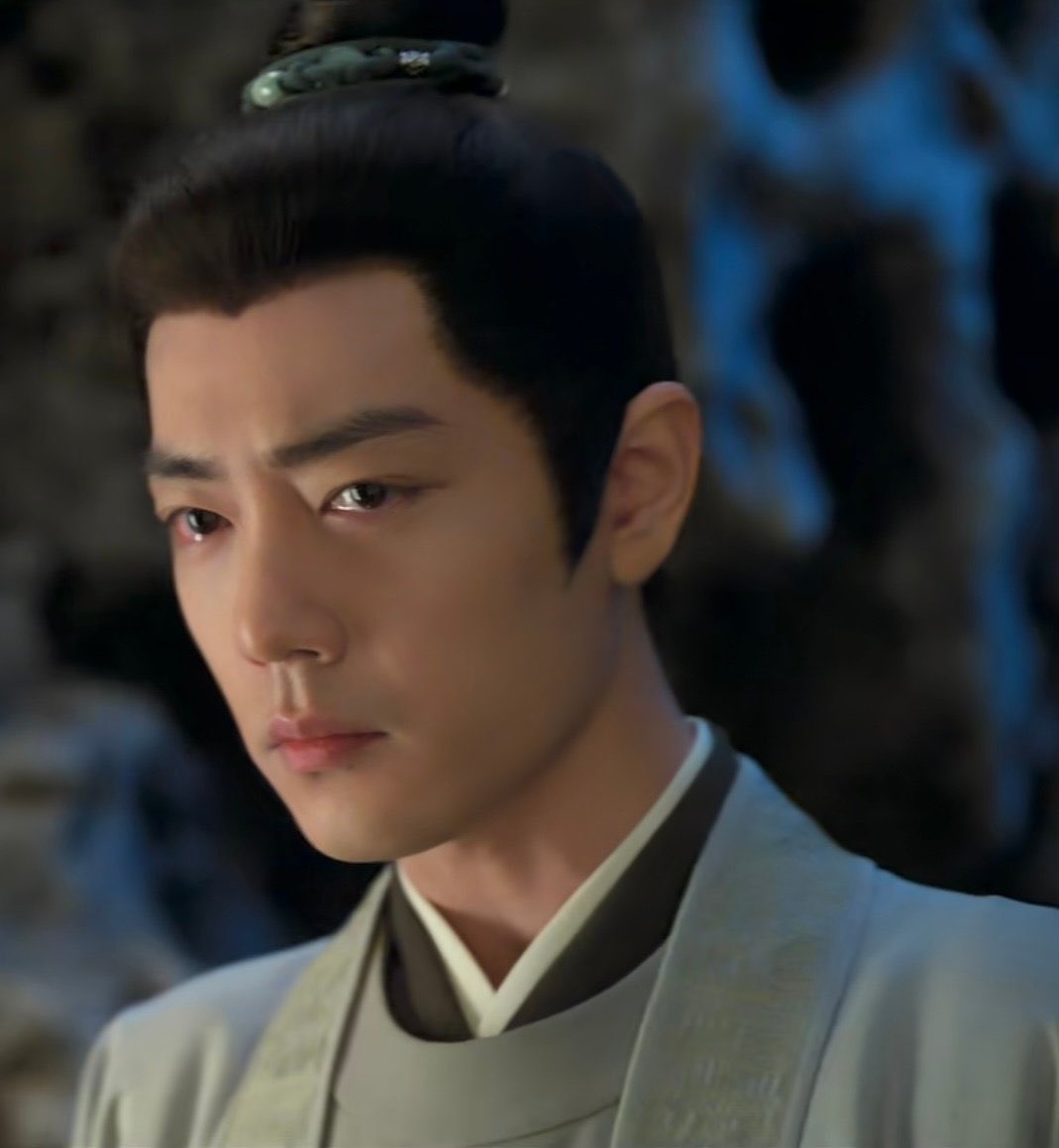 so pretty when cries🥹