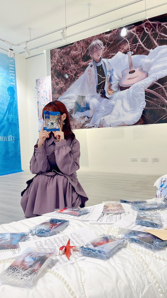 絕對不會說推し都畢業一個月了
攝影展還是被我看到哭 ；v；

展場的佈景、文字、攝影作品
coser 、聖壇，以及觀展羽毛們

每個角落都能看見羽毛對Ike的愛
就像Ike對我們的愛一樣

謝謝主辦們的用心付出
溫馨的氛圍超棒
是一場感動滿滿的攝影展💙

(好喜歡被羽毛包圍的pape)

#IKEDAY2025
#IkePapE