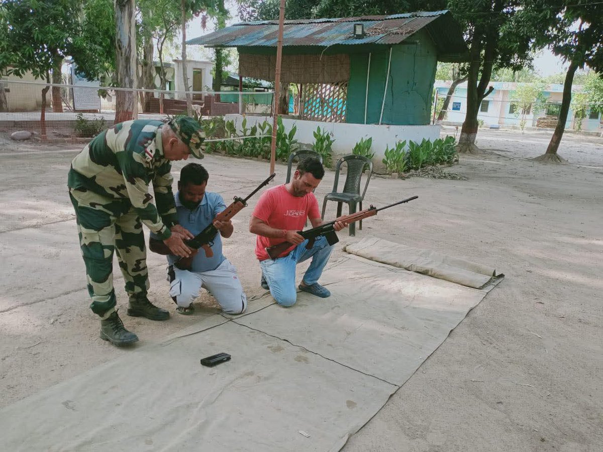 Global__persp1's tweet image. On 30 May 2025
training programmes for Village Defence Guards (VDGs) were held in the border areas of Tehsils R S Pura and #Jammu
#SmartScreenTime