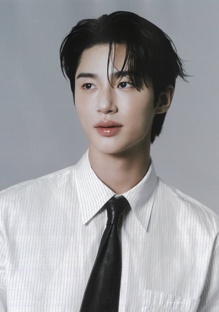 이남자 퍼컬에 📌레더타이📌 분명히 존재한다.