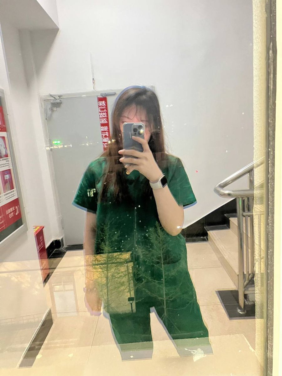 端午都还在加班～

感觉自己穿着这个洗手服，好像一个粽子啊。不知道有没有人想一层层剥开我，哈哈…

很甜很糯的哦…