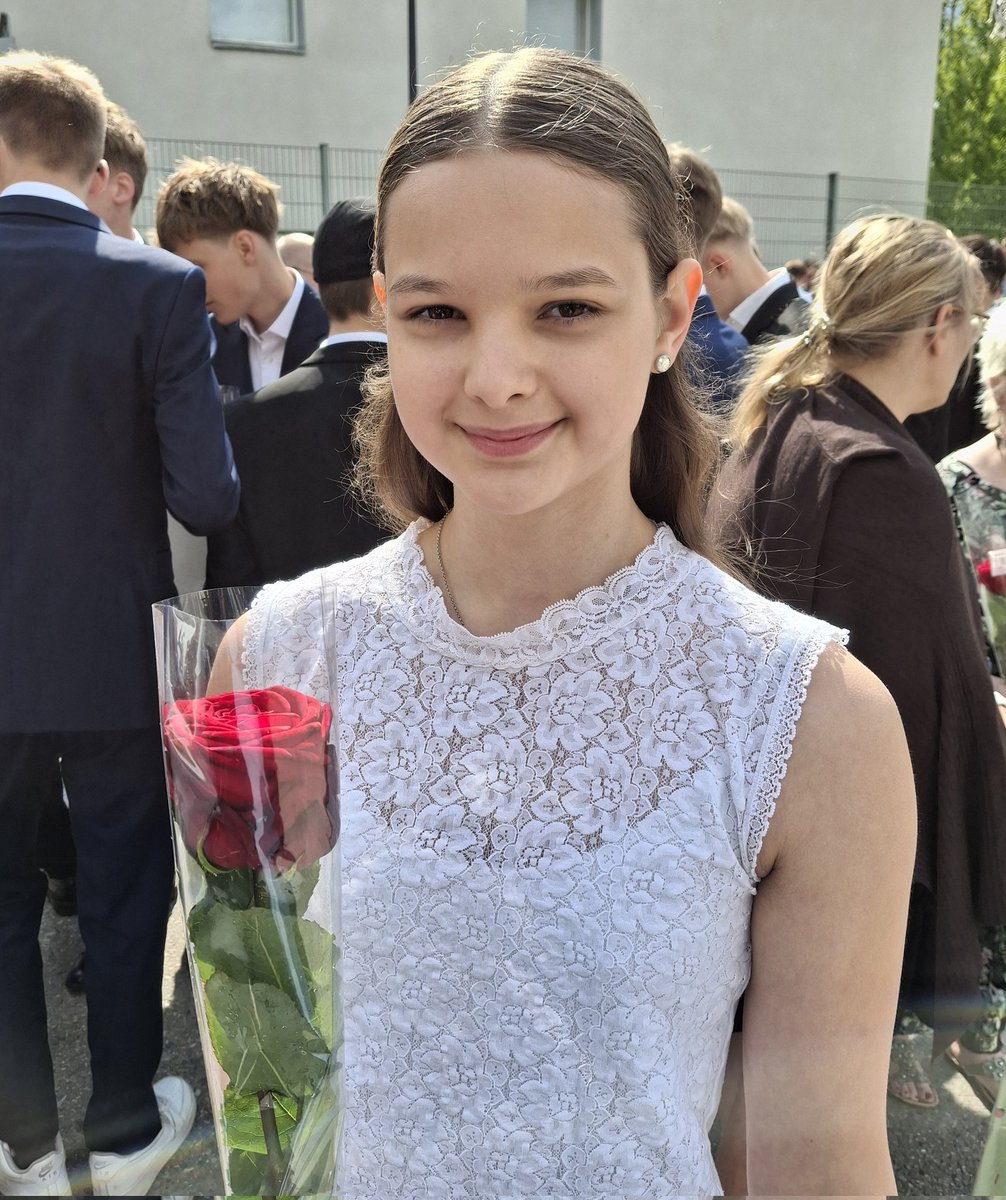 Peruskoulu ✔️ #isintyttö #suvivirsi