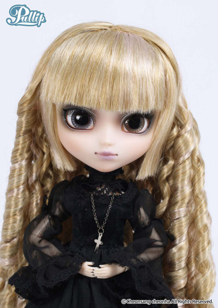 the pullip doll of the day is pullip seila !
she was released in february 2012, and she is a collab with the artists hiroko (daisy-d) and honeybee !
this is a repost