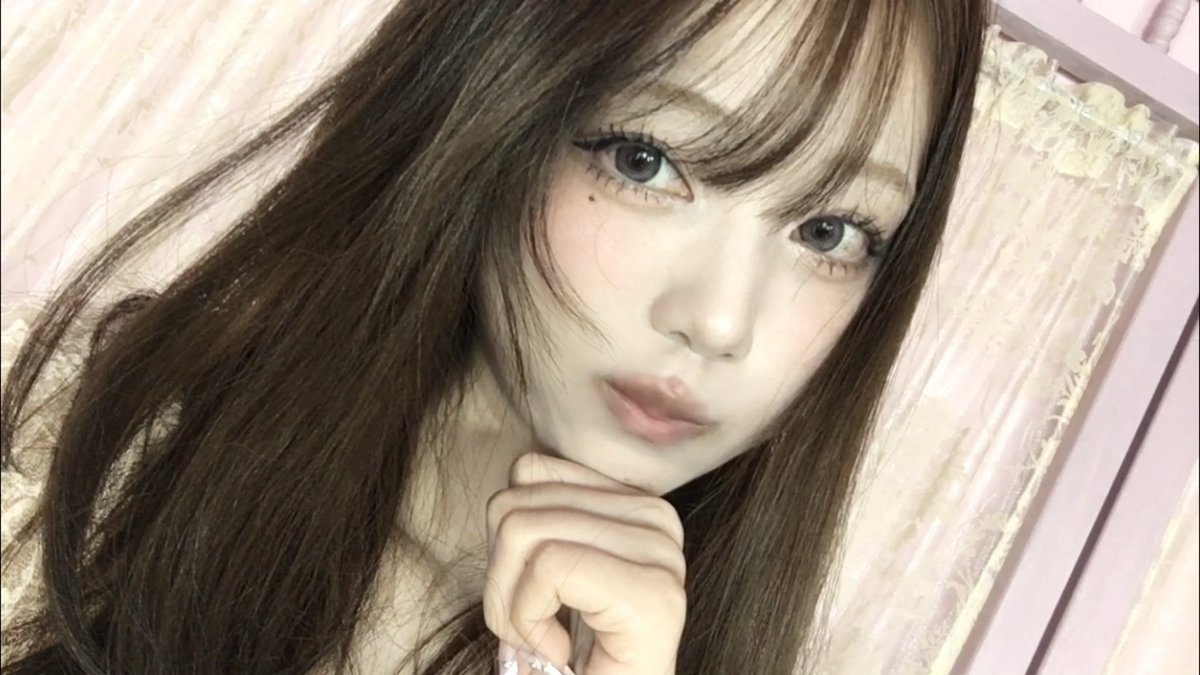 화장법 바꾼 근황이요
다들 절대적으로 후가 낫다고 할 것 같지만 난 전이 더 좋다
다시 돌아가겠어
