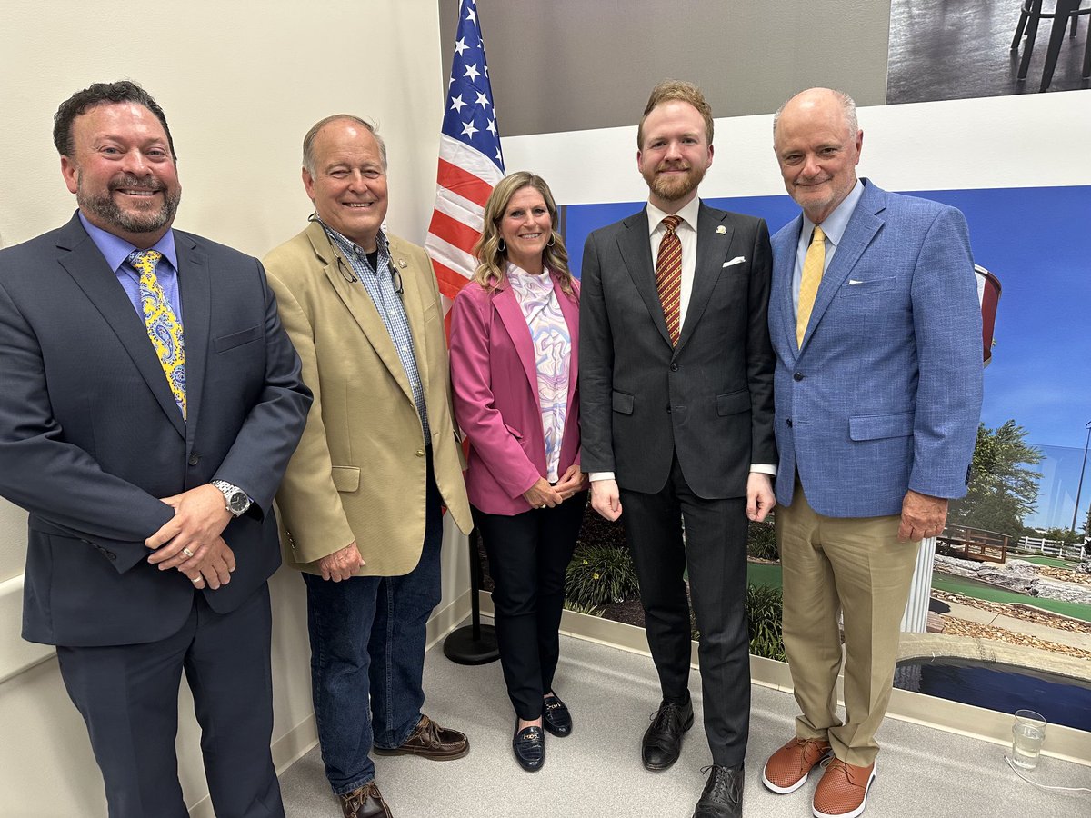Boone County Business Ass President, David Schneider, state senator Williams, state representative,  Proctor, state representative, Roberts at the very successful small business forms  thank you to all the small businesses who participated.