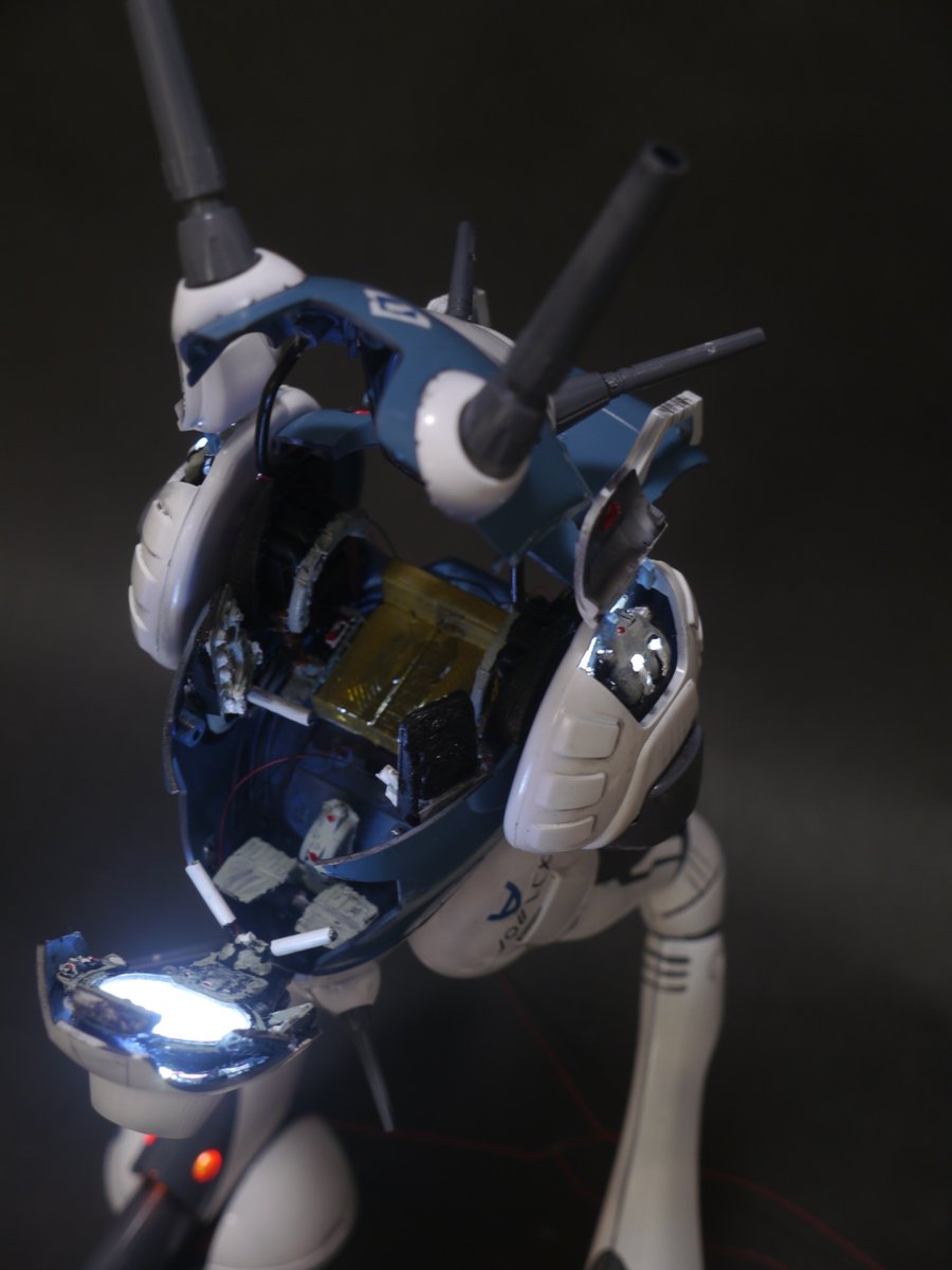 Anomodeller's tweet photo. #マクロスモデラーズ応募 #ハセガワ #REGULT
作品名「initialize」
ゼントラーディ艦内倉庫で補給するリガードを初期化いているところ
ハセガワのリガードのコクピットを作成して電飾をしました https://t.co/Rx4TjWtiAw