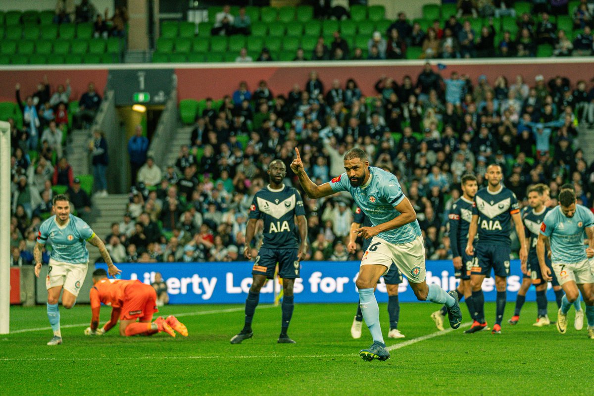 ET VOUS SAVEZ QUI EST CHAMPION ?!

🇫🇷 SAMUEL SOUPRAYEN !

crédit : <a href="/harleyappezzato/">Harley</a>