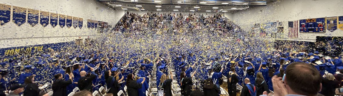 Congrats Class of 2025! You guys are my favorite ❤️ I am so proud of you! 💙💛