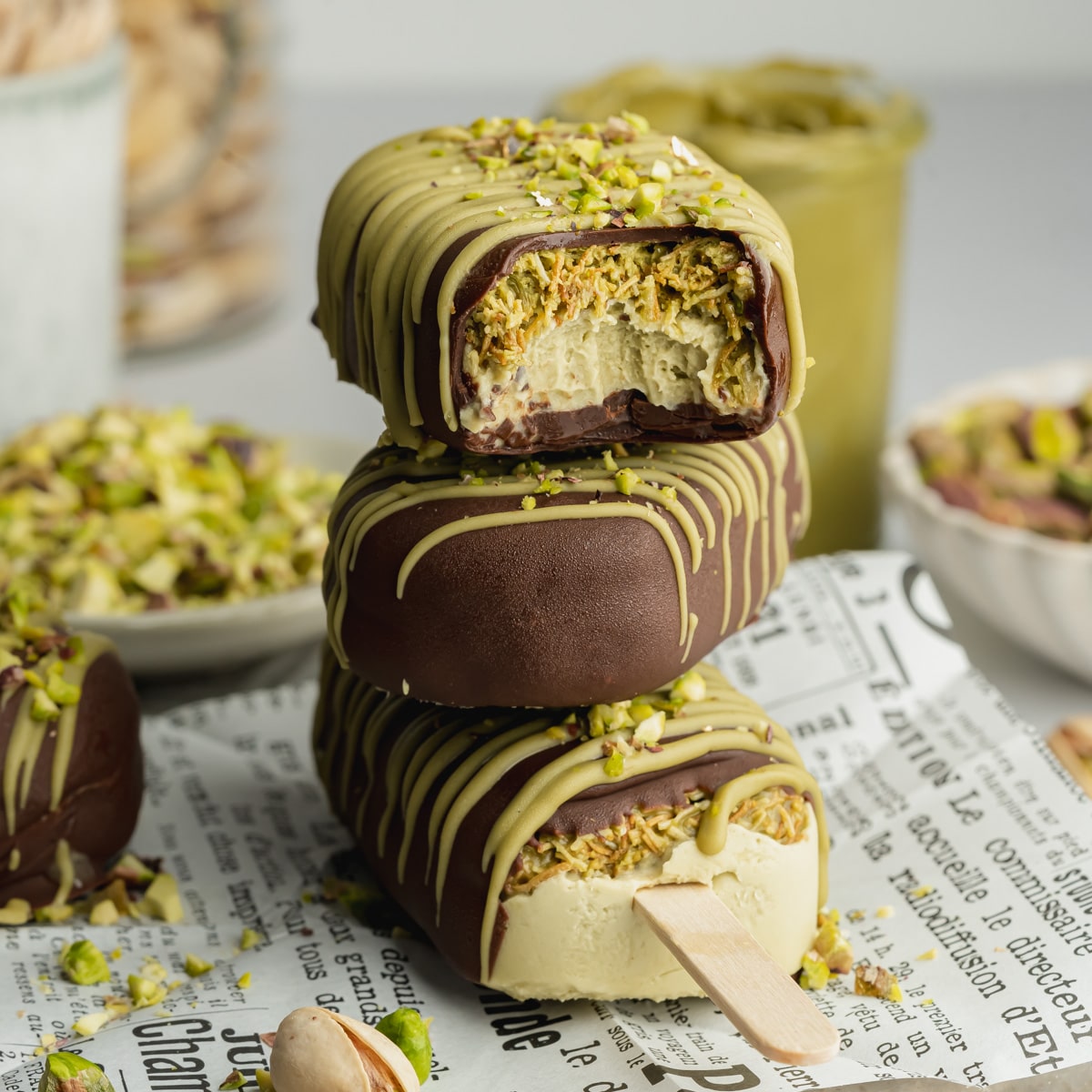 Vegan Dubai Pistachio Chocolate Ice Cream Bars addictedtodates.com/dubai-pistachi…