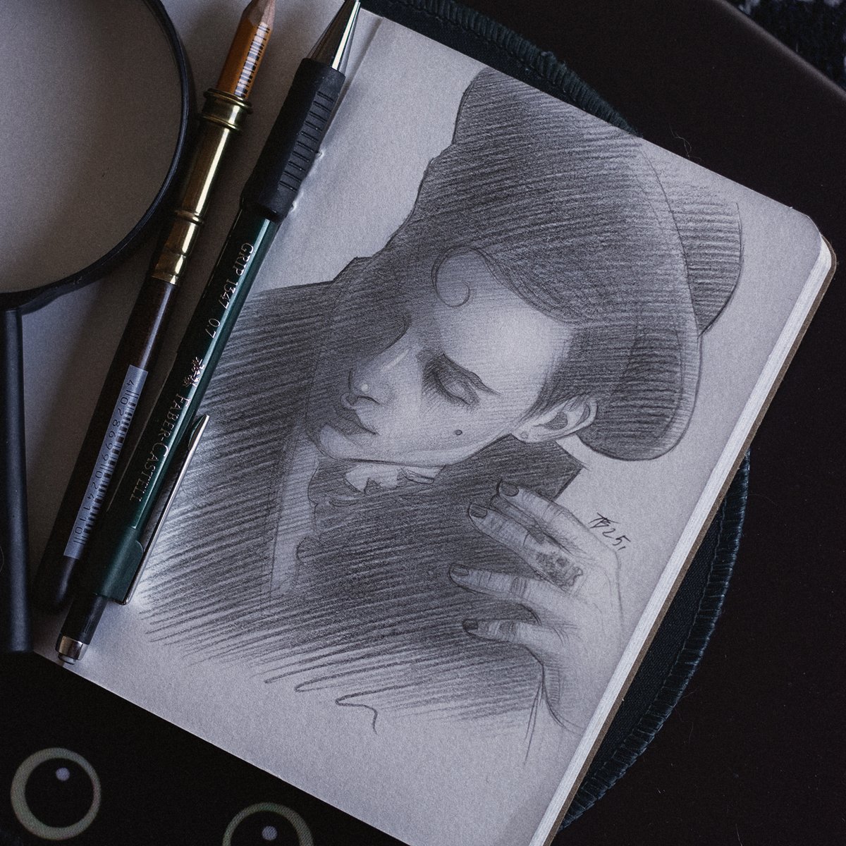 ✏️#sketch #sketchbook #drawing #portrait #pencilsketch #artistsontwitter #ArtistOnX