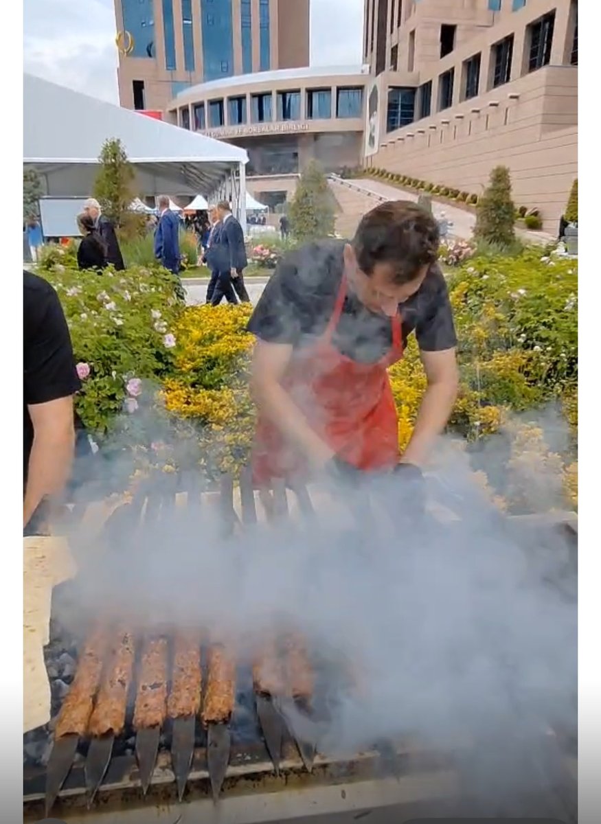 TOBB 81. Genel Kurulu kapsamında;Ticaret Borsamız,Adana Ticaret Odası ve Adana Sanayi Odası’nın birlikte organizasyonuyla Birlik bahçesinde kurulan ve coğrafi işaretli ürünlerin sergilendiği standımızda davetlilere Adana Kebabı,Halka Tatlısı,Şalgam ve Adana Karpuzu ikramımız oldu