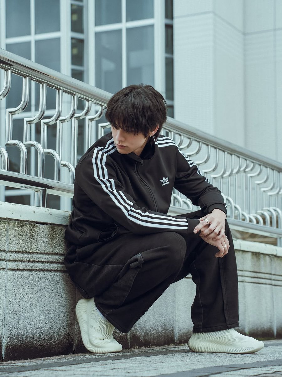 หน้าตาแบบการ์ตูนอนิเมะ หล่ออะไรขนาดนี้ค้าบ
#bbrightvc <a href="/bbrightvc/">bright</a>