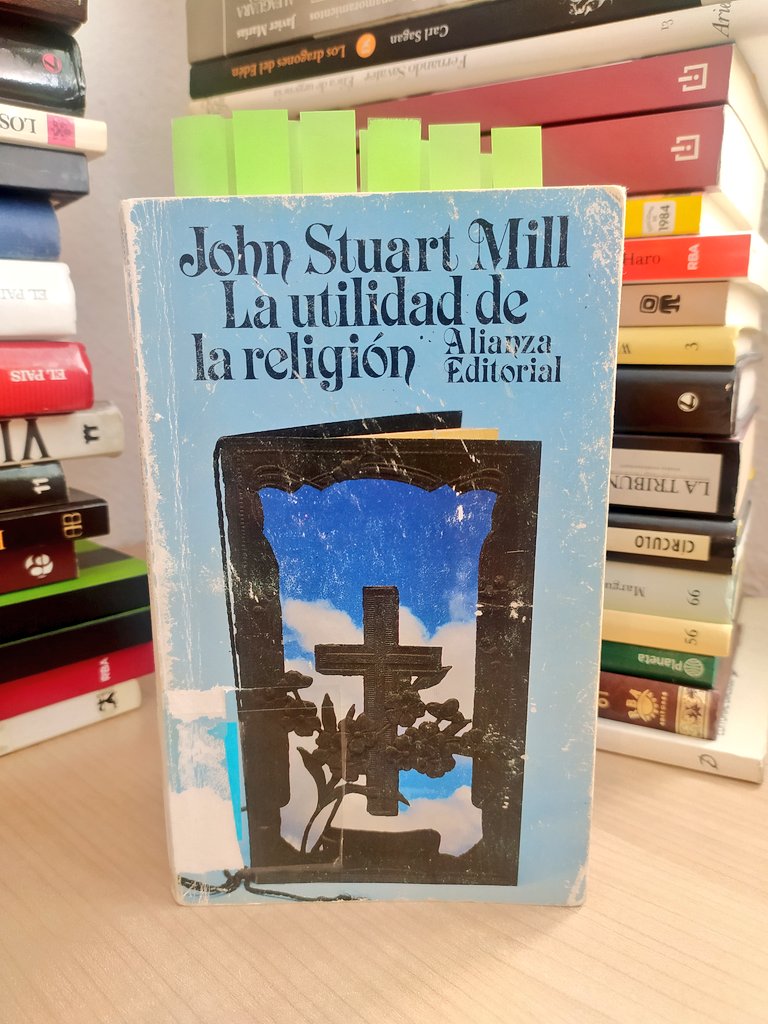 Muy buen ensayo. Habla sobre la capacidad que tienen las religiones, en especial el cristianismo, para generar felicidad o desdicha. Como es una crítica, es un texto que muy pocos creyentes leerán. Yo recomiendo leerlo.