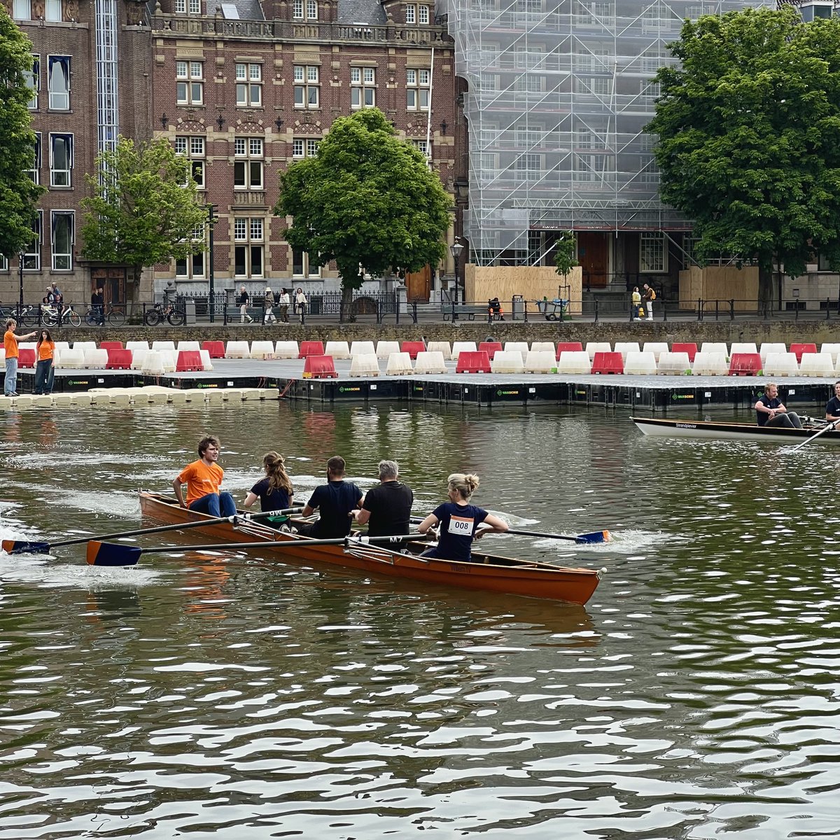 Rollz International tweet media