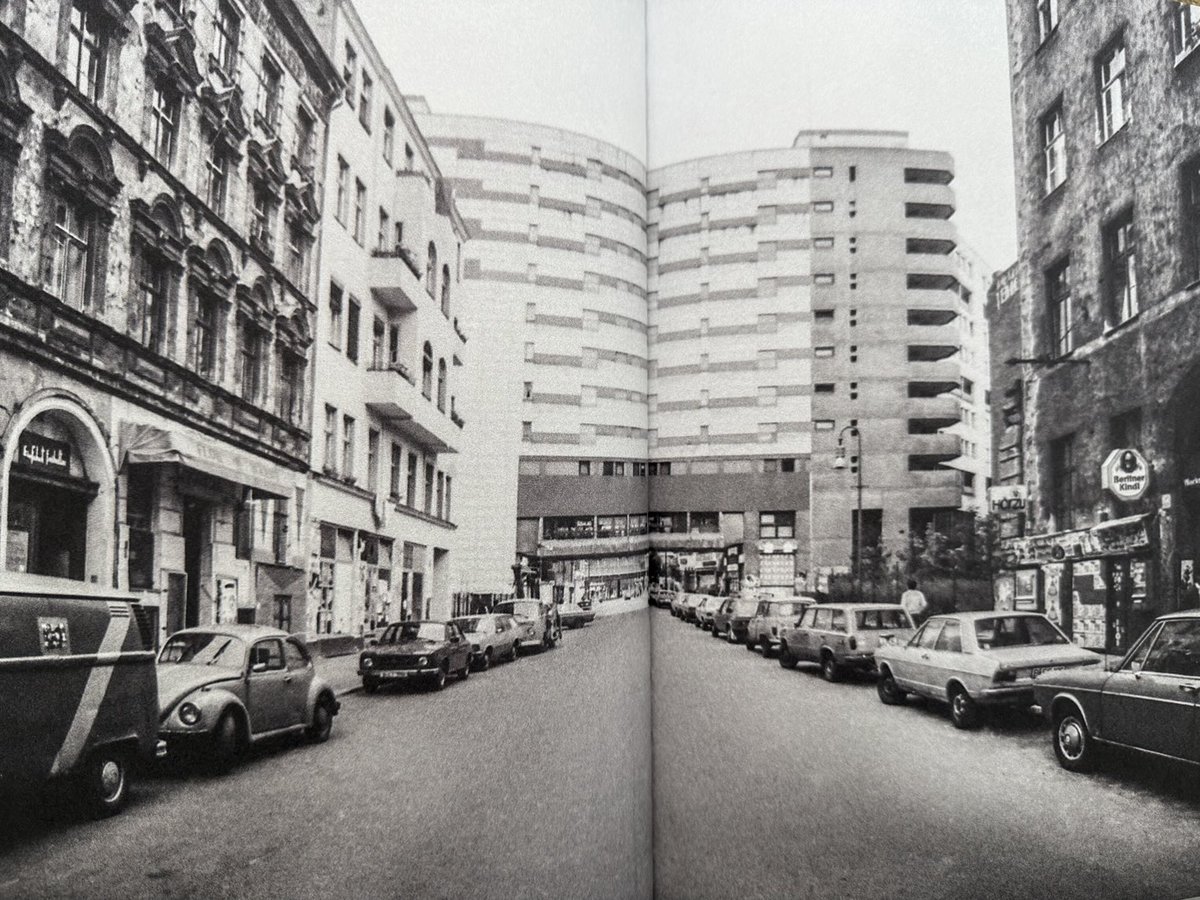 Berthold Seliger (@bertholdseliger) on Twitter photo Wolfgang Krolow, Kreuzberg die Welt:
Wirklich ein ganz wunderbares Foto-Buch <a href="/AAssoziation/">Assoziation A</a> #kreuzberg
❤️✊ Wolfgang Krolow, Kreuzberg die Welt:
Wirklich ein ganz wunderbares Foto-Buch <a href="/AAssoziation/">Assoziation A</a> #kreuzberg
❤️✊