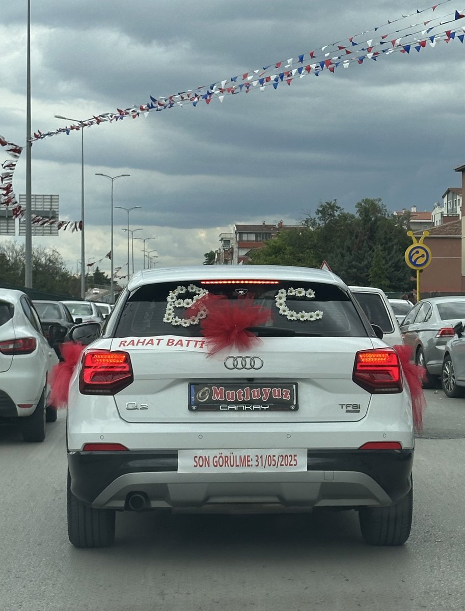 Rahat batti demek ha… nikah masasinda terk edicen soyle adamlari