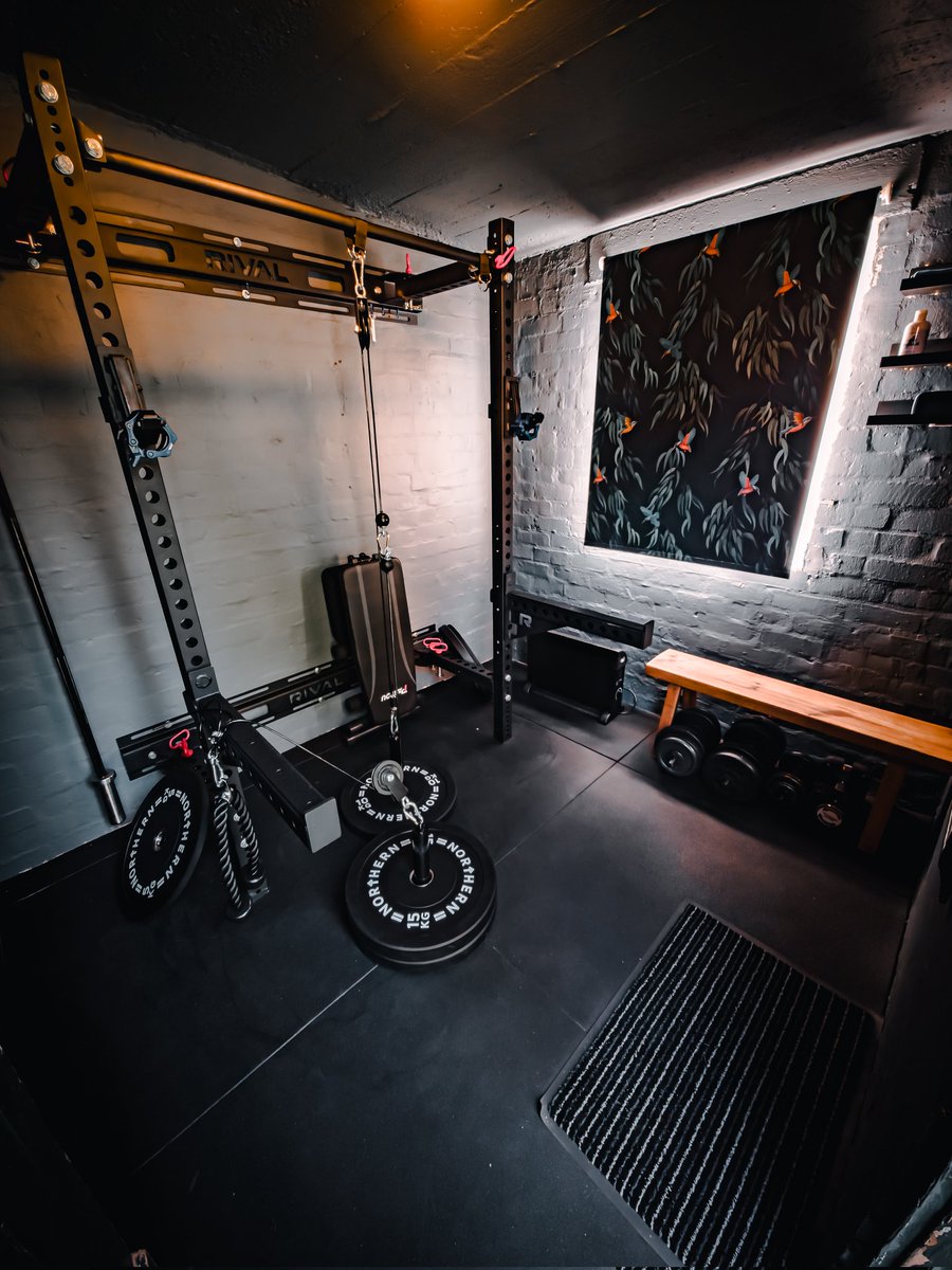 ImagesByBH's tweet photo. Absolutely loving having this home gym. It's made such a difference to my mental health over the last month. https://t.co/T7MbOg5919