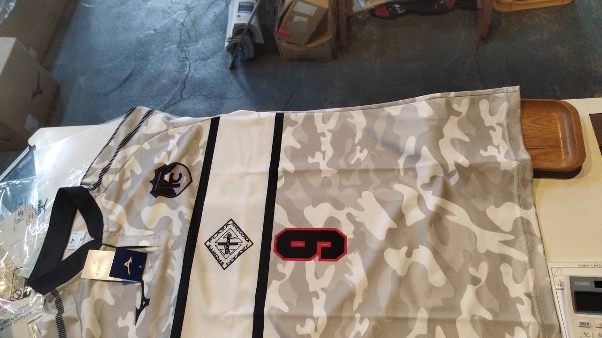 U15リーグ用にスポンサーの皆様が作ってくださいました。
今日は残念ながら雷で中止になってしまいましたが…
たくさんの方に応援されています‼️
プレーで魅せるしかない‼️
次週初お披露目です🙇‍♂️
#スポーツプラザ十字屋 様
#KENSEI 様
#就労支援施設クローバー 様
#FujinomiyaCity Sports Club