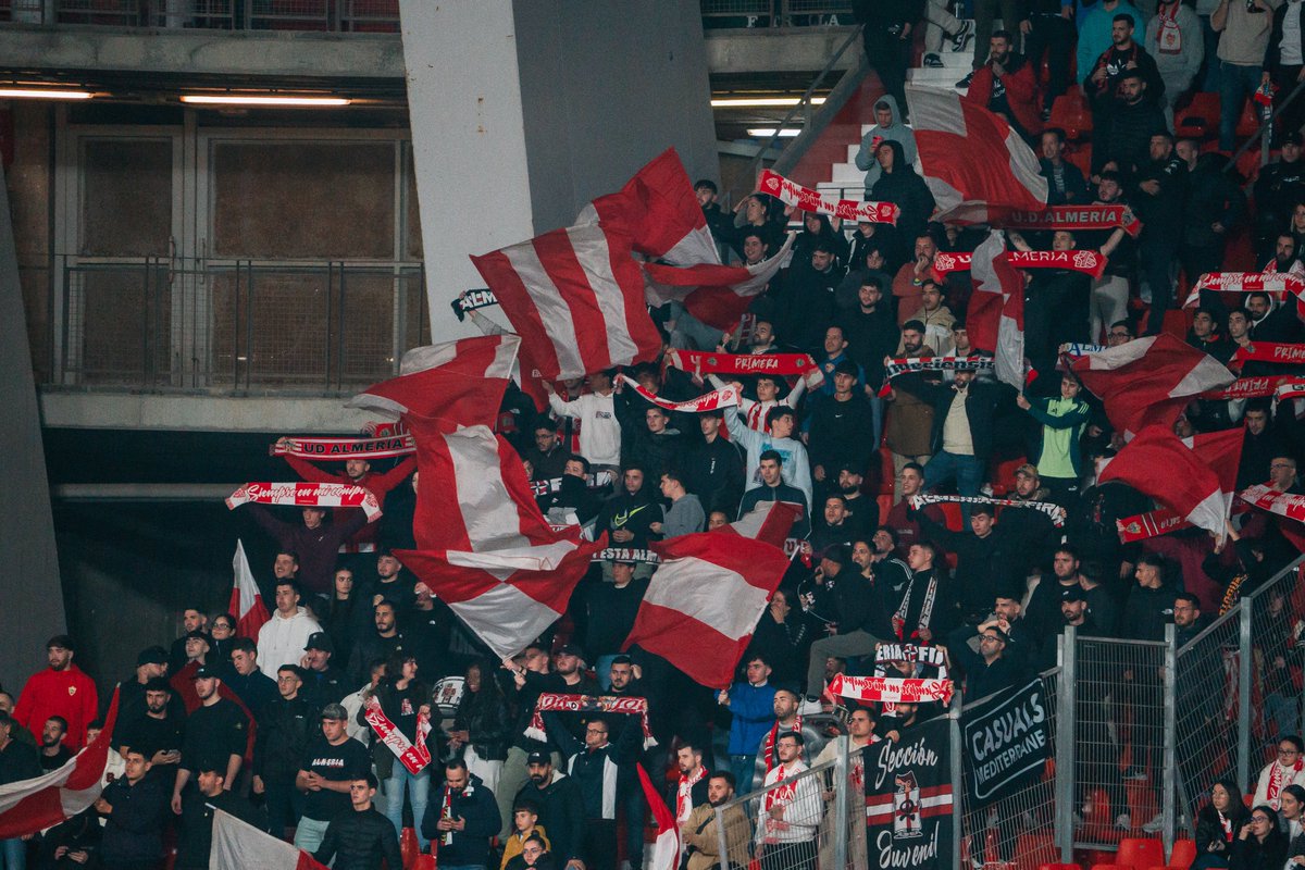 ❤️🤍 ¡Necesitamos al pulmón de nuestra casa!

Llena la ciudad de nuestra bandera y luce nuestro escudo con orgullo. 

¡Todos juntos! 🙌🙌