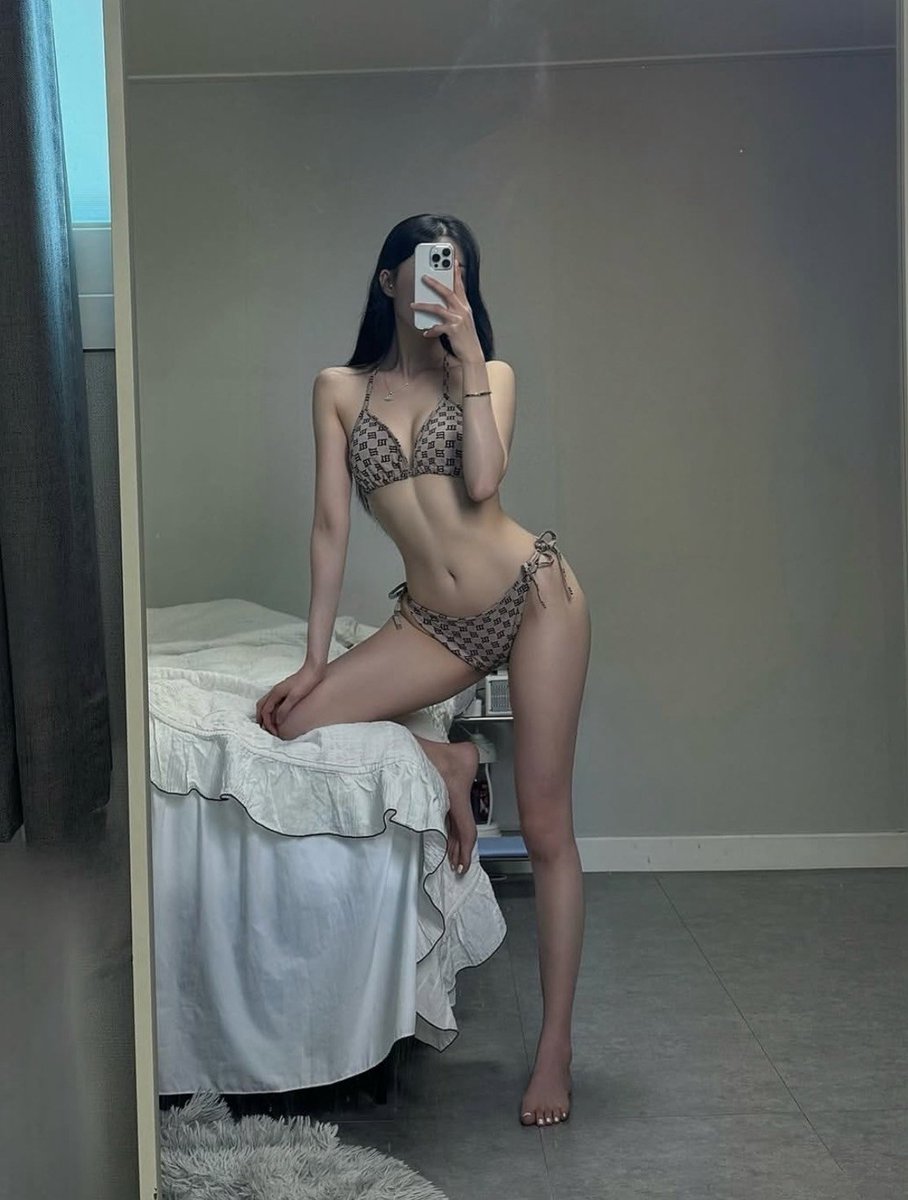 有没喜欢被舔的感觉！来试试我的口技活怎么样吧~
#新加坡约炮 
#马来西亚约炮