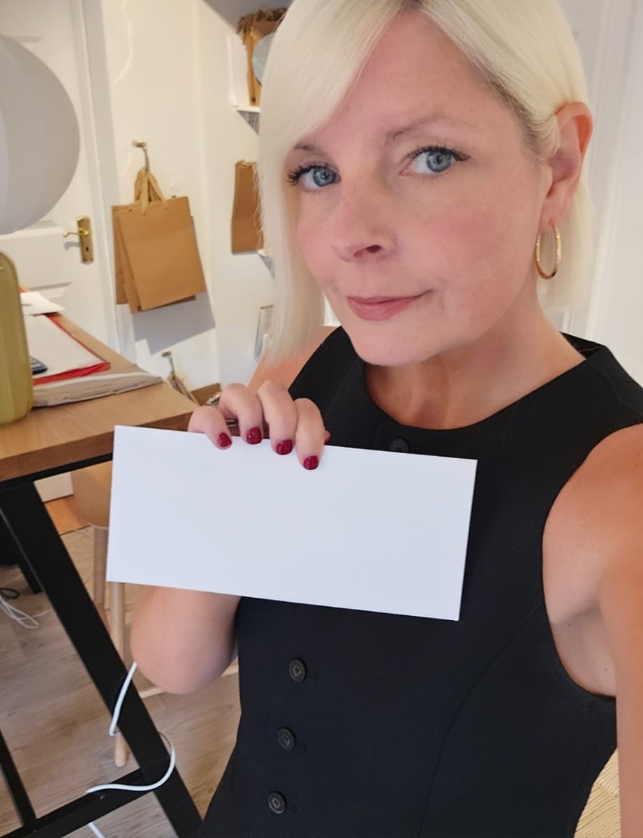 SlaneCommunity's tweet image. Sinead Murphy from Edition delighted with her winnings from May Grand Draw. Congratulations and enjoy 🎊💶👏