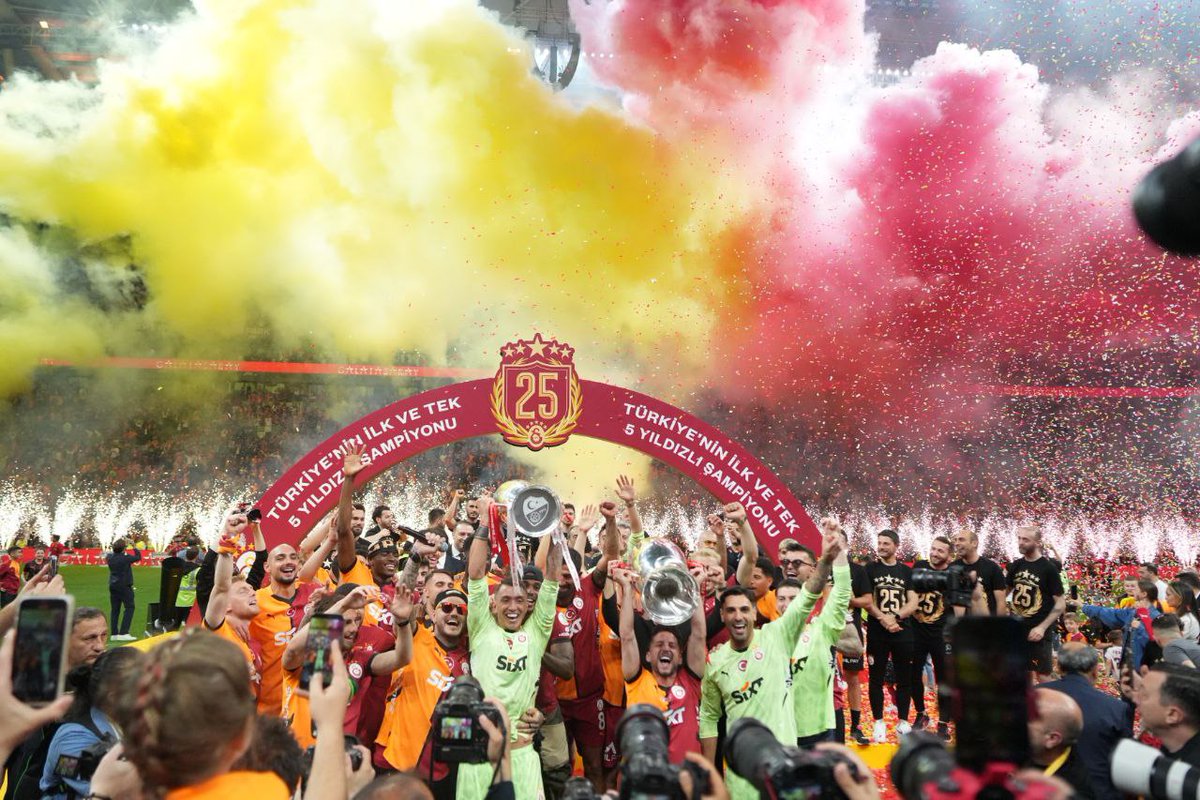 5 YILDIZLI 2 KUPALI ŞAMPİYON! ⭐️⭐️⭐️⭐️⭐️

#ultrAslan