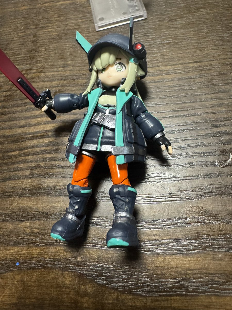 lightman888's tweet photo. パーフェクトレジ子を少しでもパーフェクトにする為、イラストと同じになるよう靴のつま先と踵部分も塗装✨

一応参考までに使った塗料も載せます😂
ほぼ遜色無いと思います

 #リンクトラベラーズ https://t.co/KM0HoPjILT