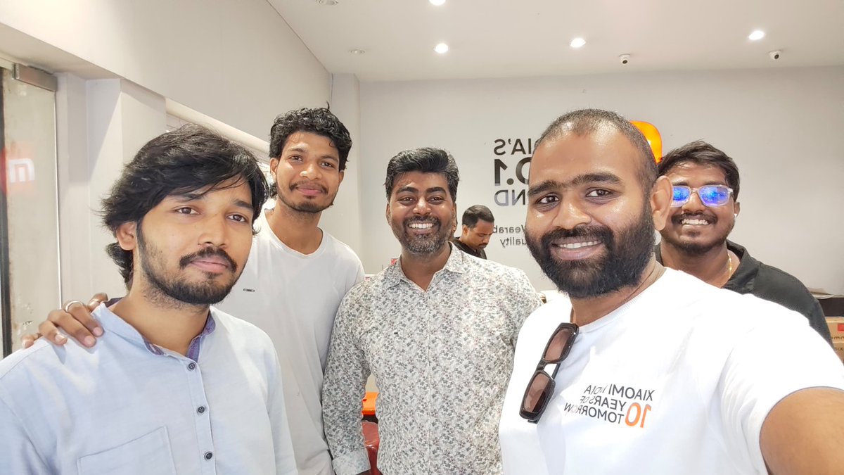 xfcvizag's tweet photo. What an amazing day with our incredible #MiFans! 🙌
thanks to everyone who showed up and made it unforgettable! ❤️
#Xiaomi #VizagFanMeet #MiCommunity https://t.co/3mv0IYgyGs