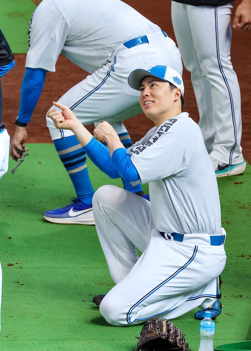 midnightpilot26's tweet photo. おそらくバントの話をしているかわいい人＾＾

#ファイターズかわいい総選挙
#田中正義 
20250531 https://t.co/4SQtXFxXf7